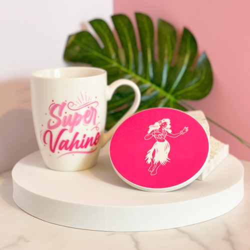 coffret tasse sous verre super vahine femme pink rose vaisselle mug café polynésie tahiti fenua shopping