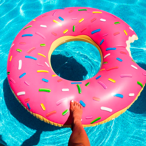 bouée anneau donut plage beach fun piscine pool color pink chocolate tahiti fenua shopping bouée anneau donut plage beach fun piscine pool color pink chocolate tahiti fenua shopping